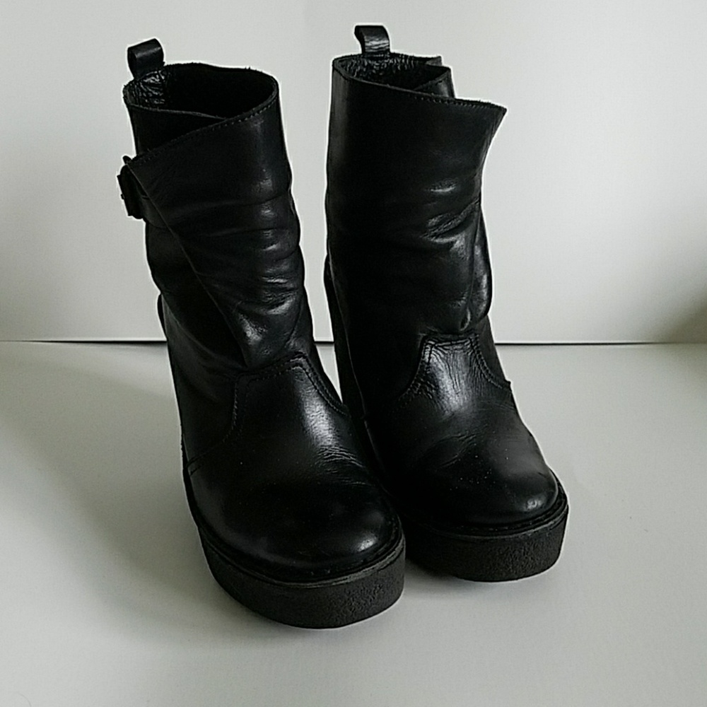 Gorgeous Pierre Hardy wedge booties